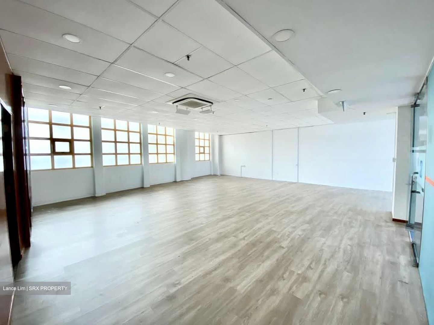 New World Centre (D8), Office #580609001